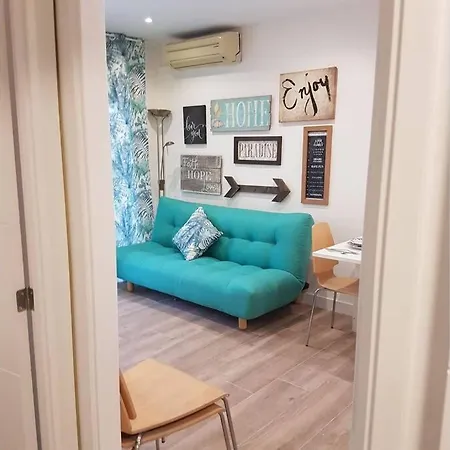 Cozy With Parking Apartment *