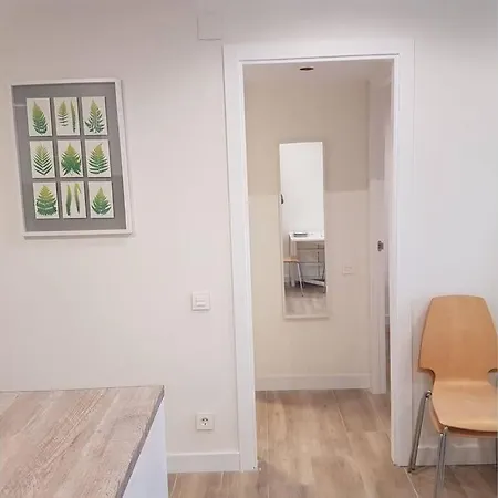 Cozy With Parking * Салоу