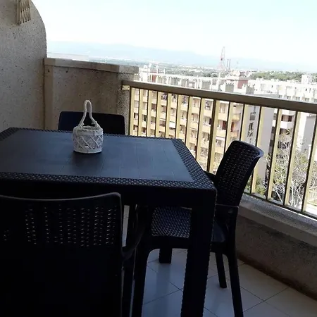 Cozy With Parking Appartement